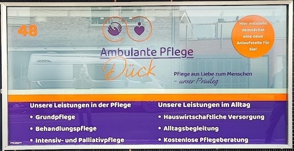 Schaufensterbeschriftung der Ambulanten Pflege Dück